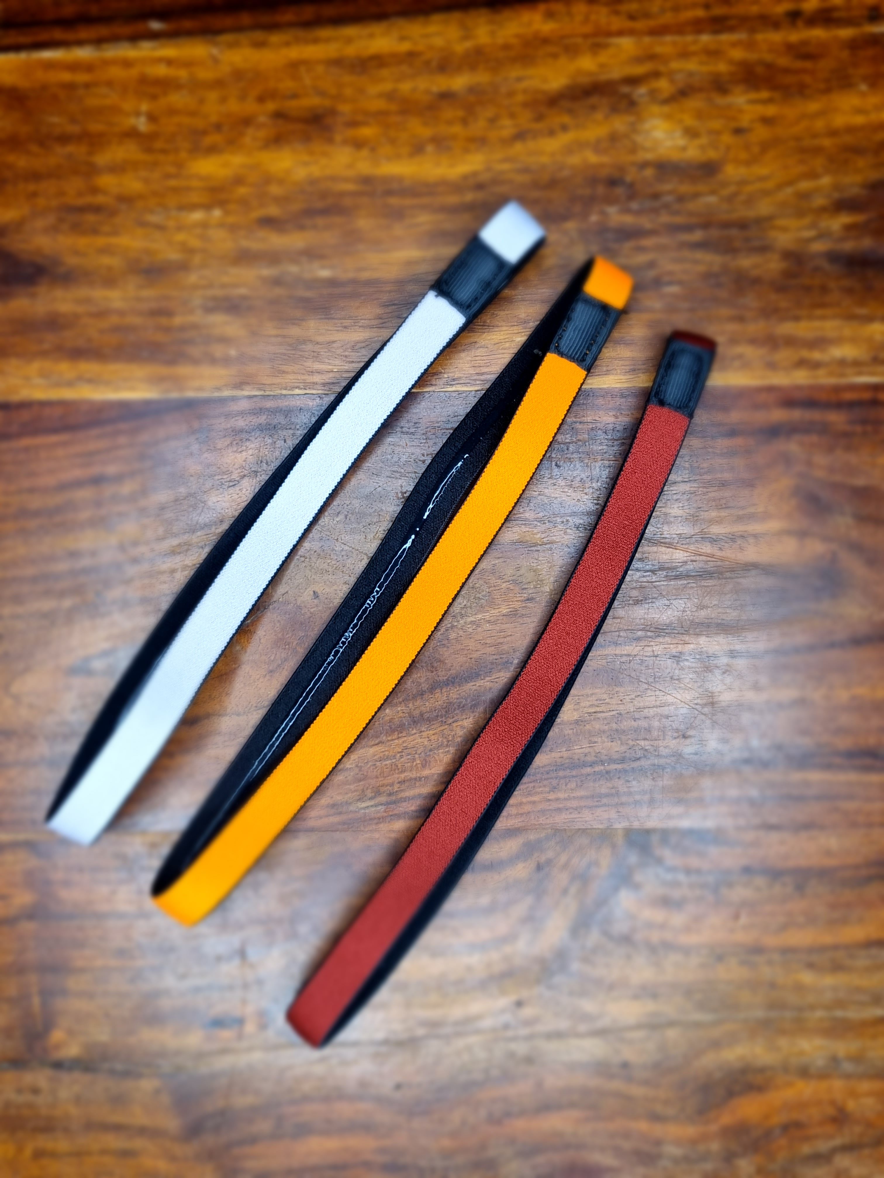 Luistamaton hiuspanta 3kpl paketti "punasävyinen"